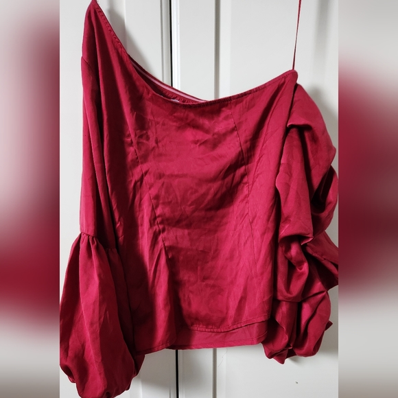 FASHION NOVA Red ruffles flamenco style blouse - Picture 2 of 11